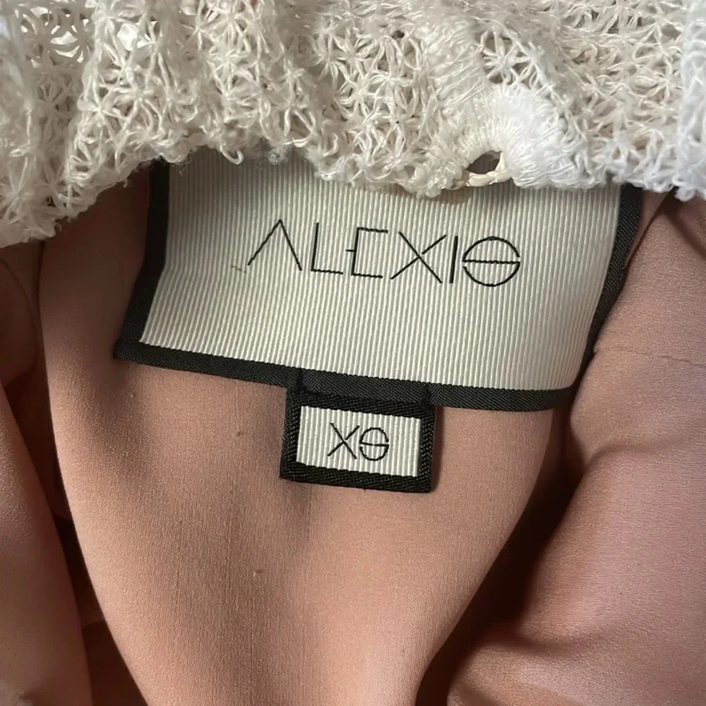 Alexis Dress Mini Size XS Lace Floral Lined Sleeveless Off White Asymm Hem - Picture 8 of 11